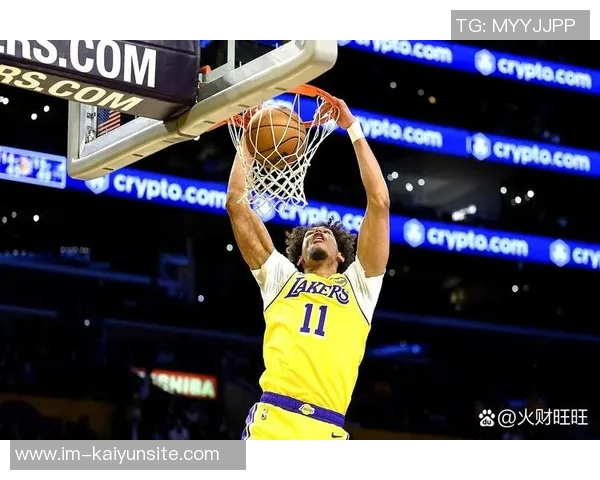 里德半场状态火热11投8中狂砍19分5篮板展现超强实力